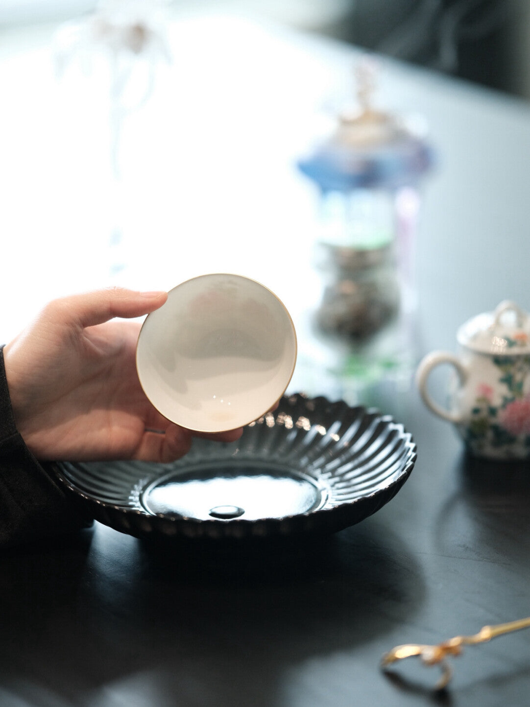 Chrysanthemum Moon — Famille-Rose Teapot & Cup Set