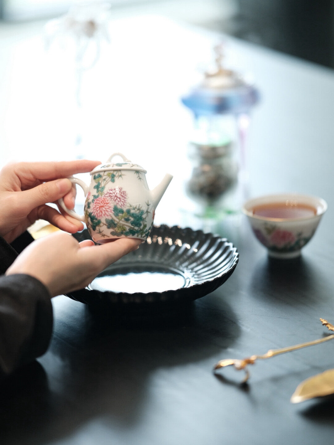 Chrysanthemum Moon — Famille-Rose Teapot & Cup Set