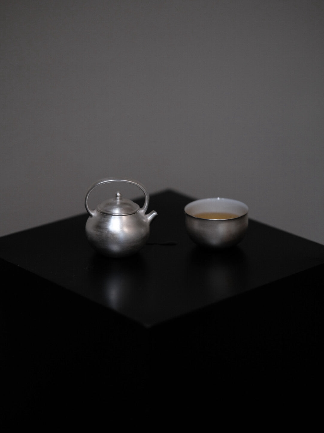 Silver Frost — Glazed Teapot with Handle