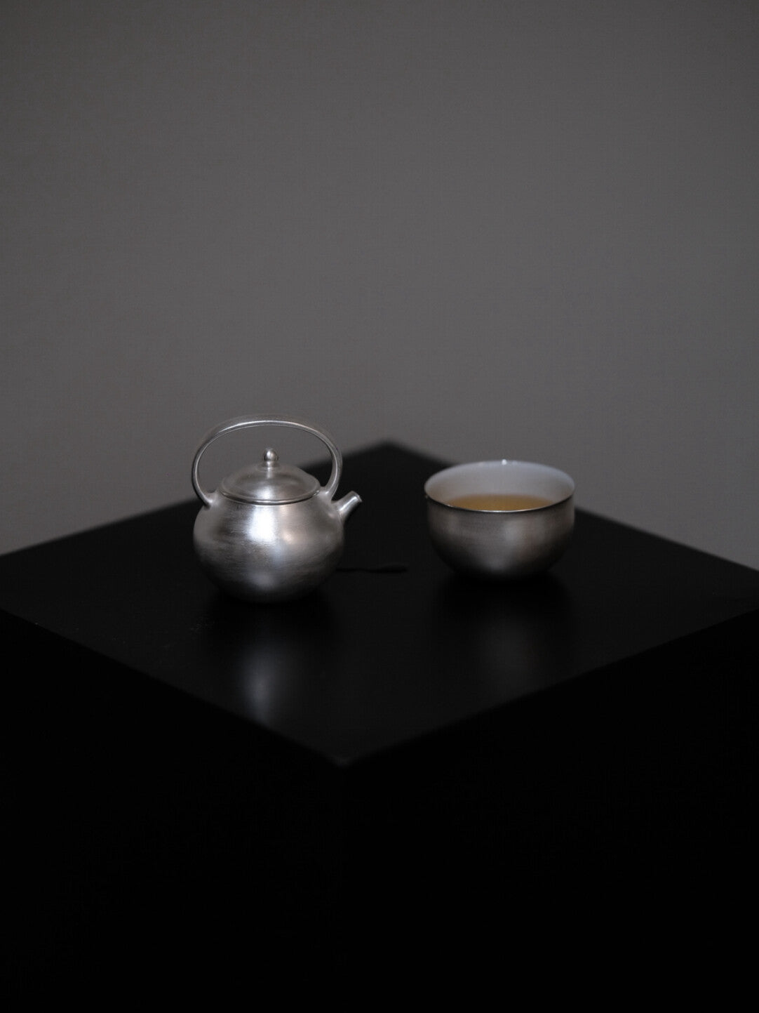 Silver Frost — Glazed Teapot with Handle