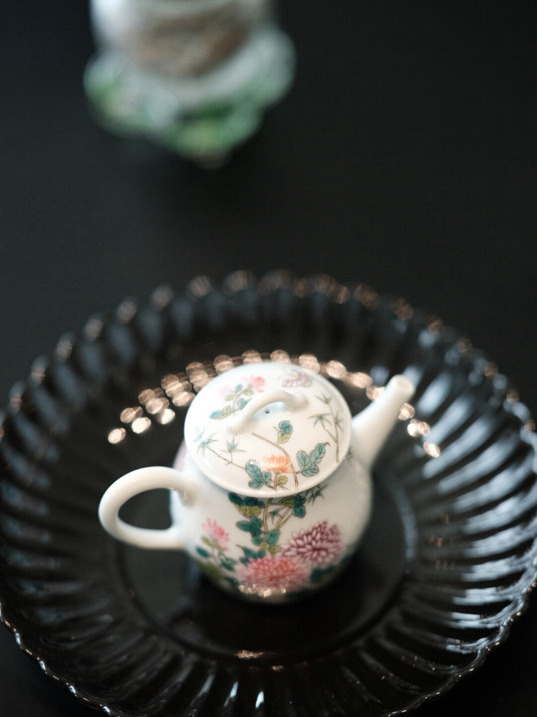 Chrysanthemum Moon — Famille-Rose Teapot & Cup Set